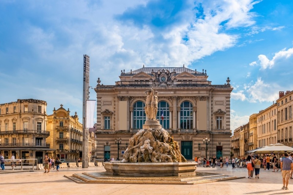 La place de la Comédie aujourd'hui La place de la Comédie aujourd'hui