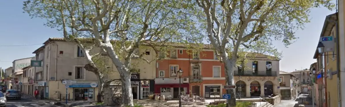 La rue Marcellin Albert, où se trouve le cinéma Nestor Burma La rue Marcellin Albert, où se trouve le cinéma Nestor Burma