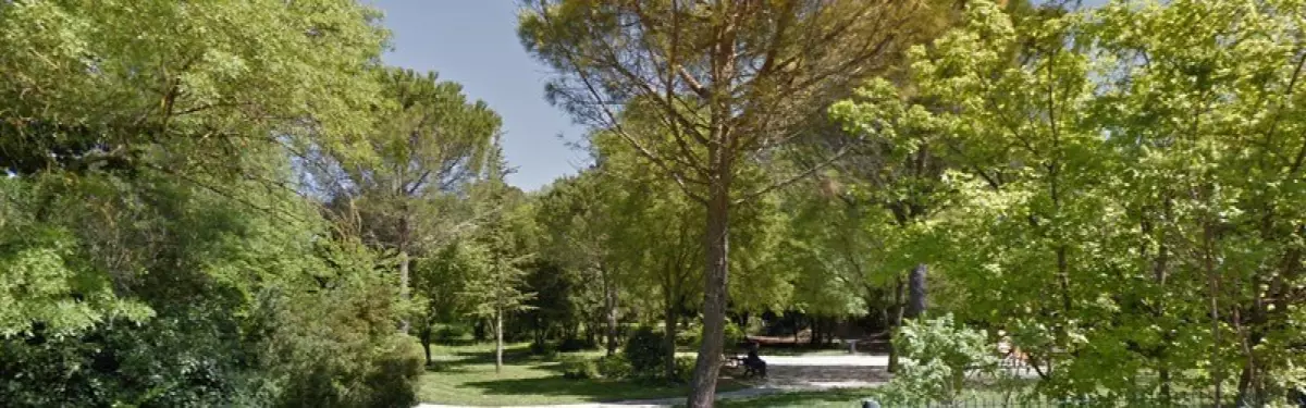 Le parc du Petit Bois de la Colline, rue de la Croix de Figuerolles Le parc du Petit Bois de la Colline, rue de la Croix de Figuerolles