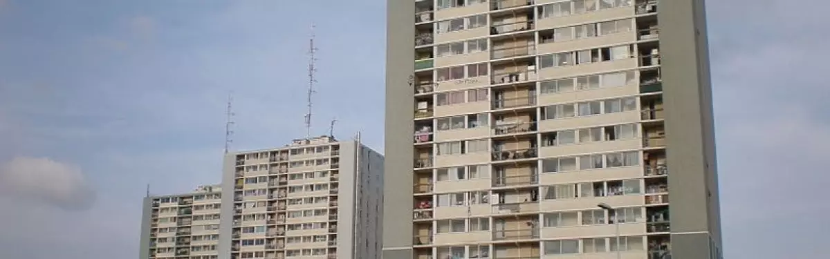 Les trois tours des Tritons (Cambon, Condorcet et d'Alembert) au nord du quartier de Mosson Les trois tours des Tritons (Cambon, Condorcet et d'Alembert) au nord du quartier de Mosson