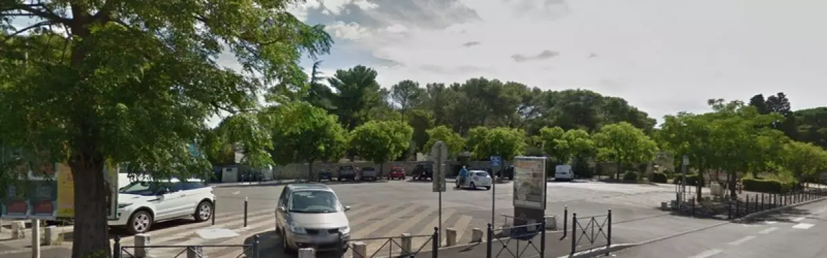 La place Jean Baumel La place Jean Baumel