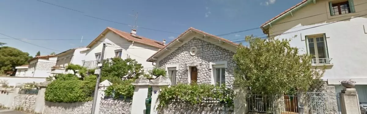 Maisons en pierre sur le boulevard de la Perruque Maisons en pierre sur le boulevard de la Perruque