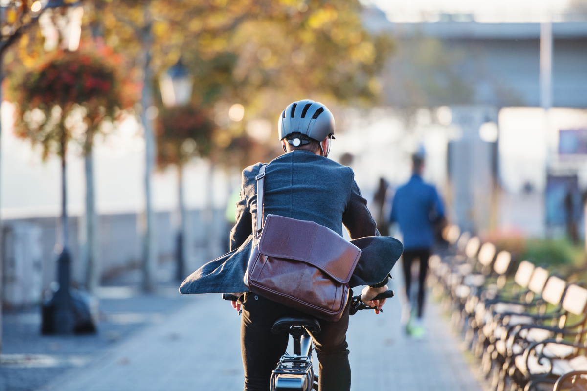 Homme à vélo