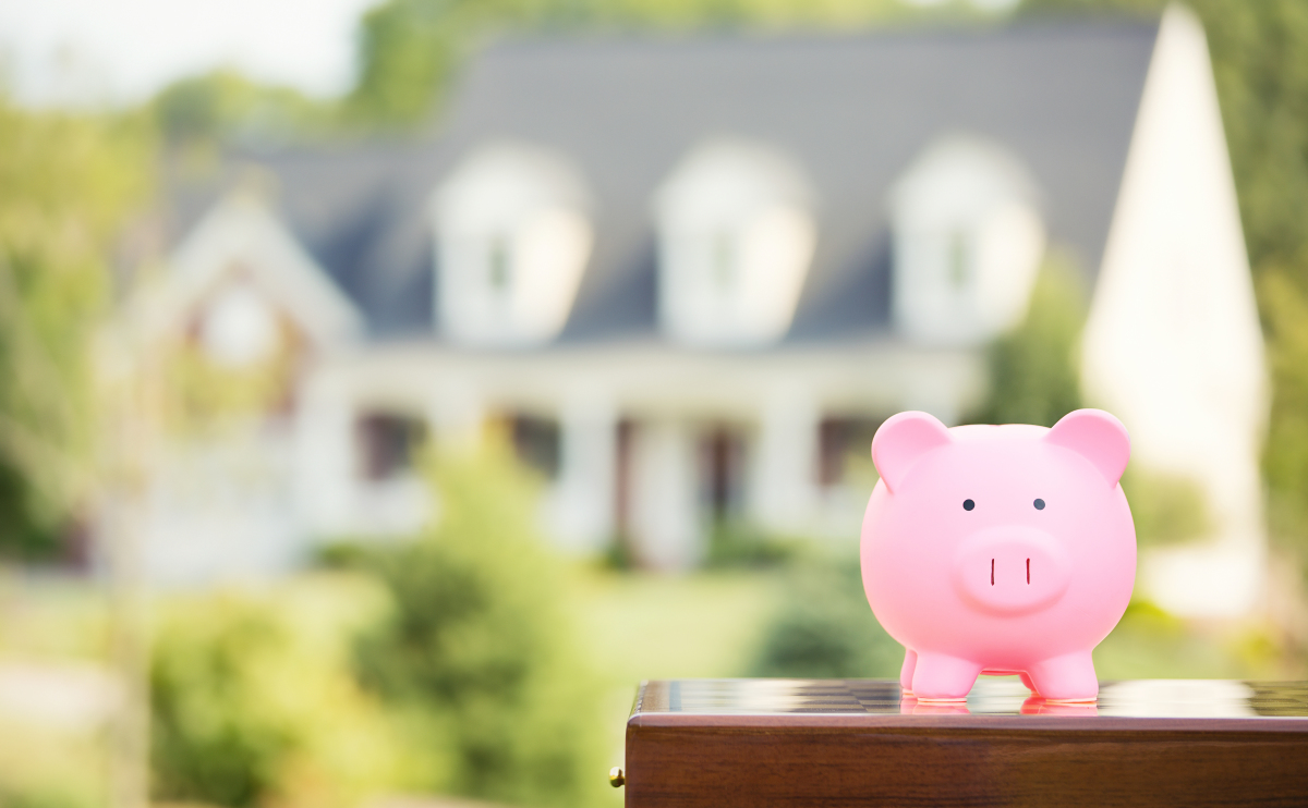 IMMO9 Gestion est partenaire d'AXA France qui sécurise les revenus locatifs louer appartement montpellier - petit cochon rose et maison en arrière plan