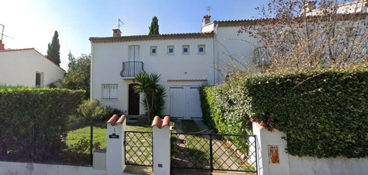 Une maison en R+1 avec un joli balcon et un petit jardin, rue des Musardises, à
	Montpellier