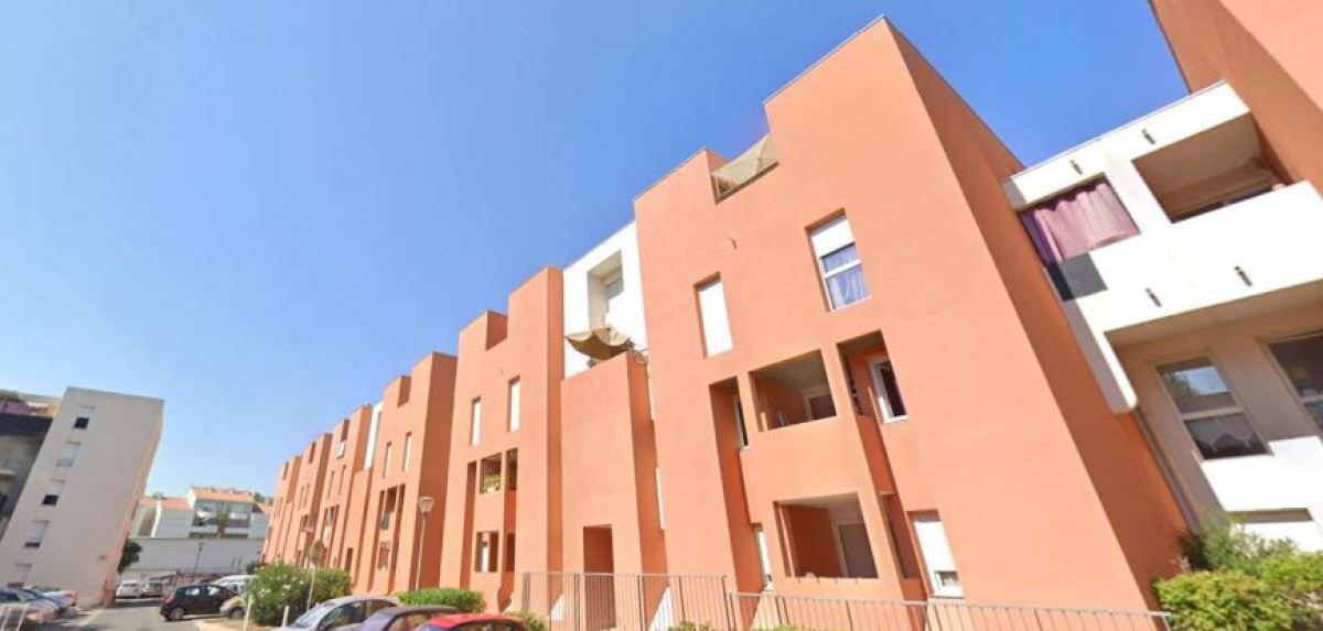 Immeubles récents, avec balcons et parking, rue Lazare Ponticelli, Près
	d’Arène