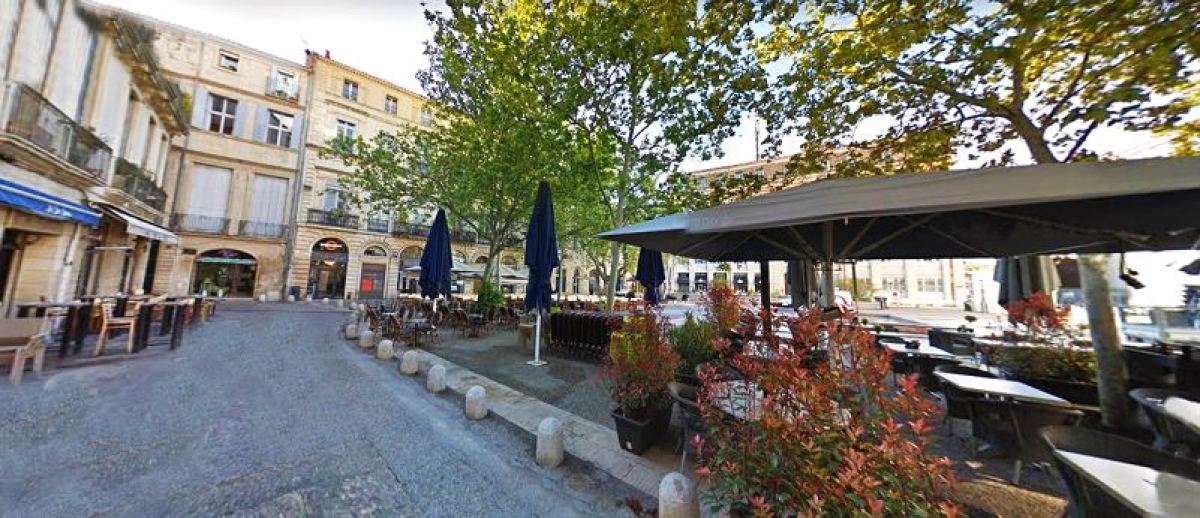  La place du Marché aux Fleurs dans le Centre Historique de Montpellier