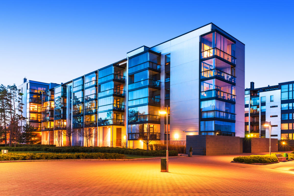 Immeubles collectifs. Immeubles collectifs avec façades en verre