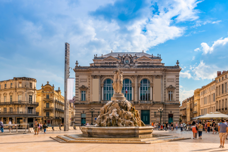 Urbanisme et architecture à Montpellier – vue sur la fontaine des Trois Grâces sur la place de la Comédie