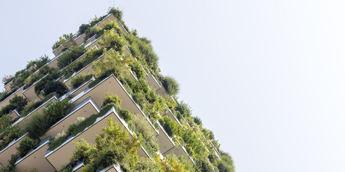 Le projet Evanesens va dynamiser l’immobilier vert à Montpellier Classement des villes les plus vertes de France – Immeuble de plusieurs étages avec des terrasses végétalisées