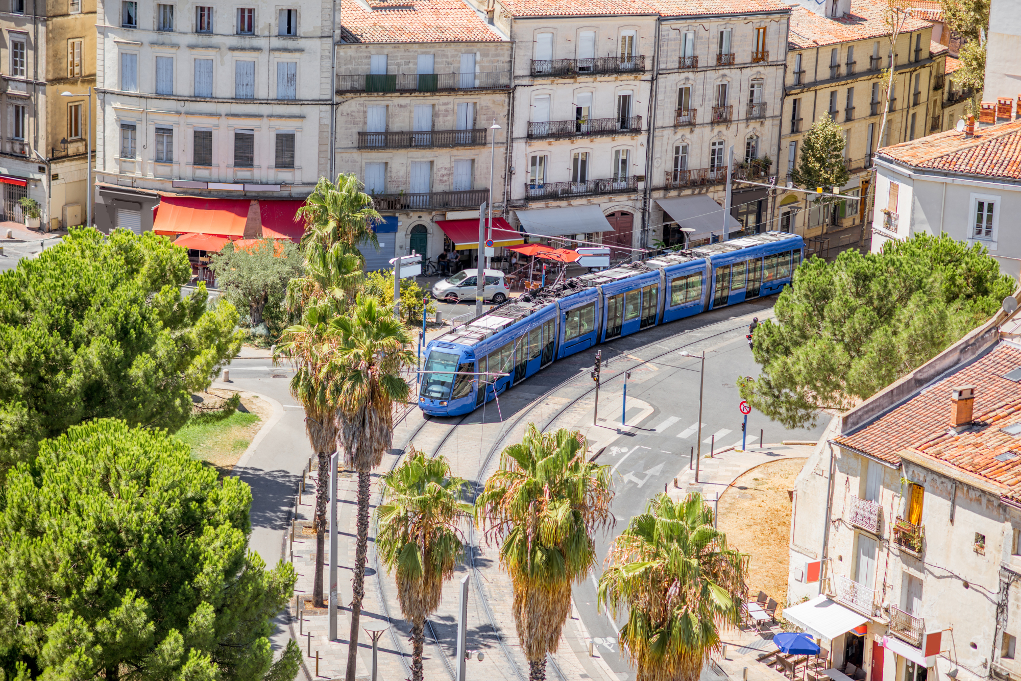 Vue de la vieille ville de Montpellier et de son tramway
