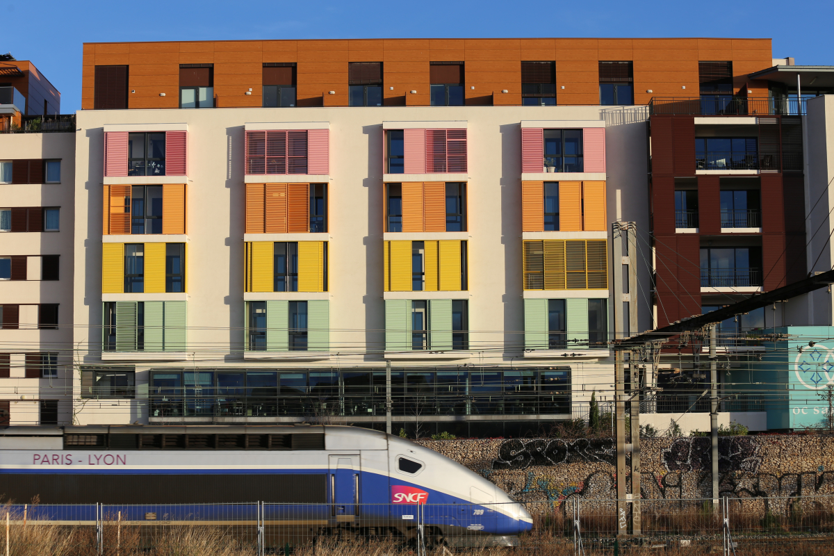 LGV Montpellier-Perpignan - vue sur le TGV à Montpellier