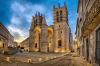 Investir à Montpellier – Cathédrale Saint-Pierre à Montpellier à la tombée de la nuit