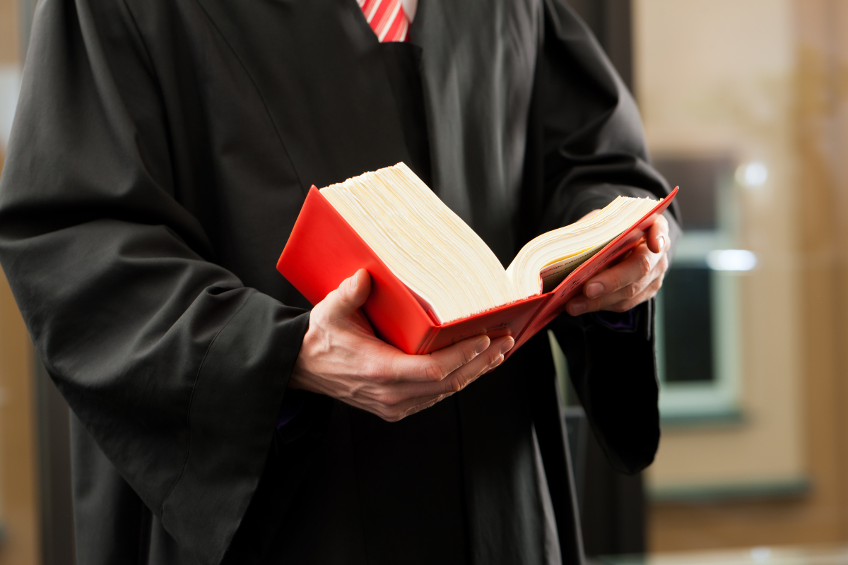 Quels sont les droits du nu-propriétaire et de l’usufruitier ? Démembrement de propriété - Concept de justice, lecture du du code civil