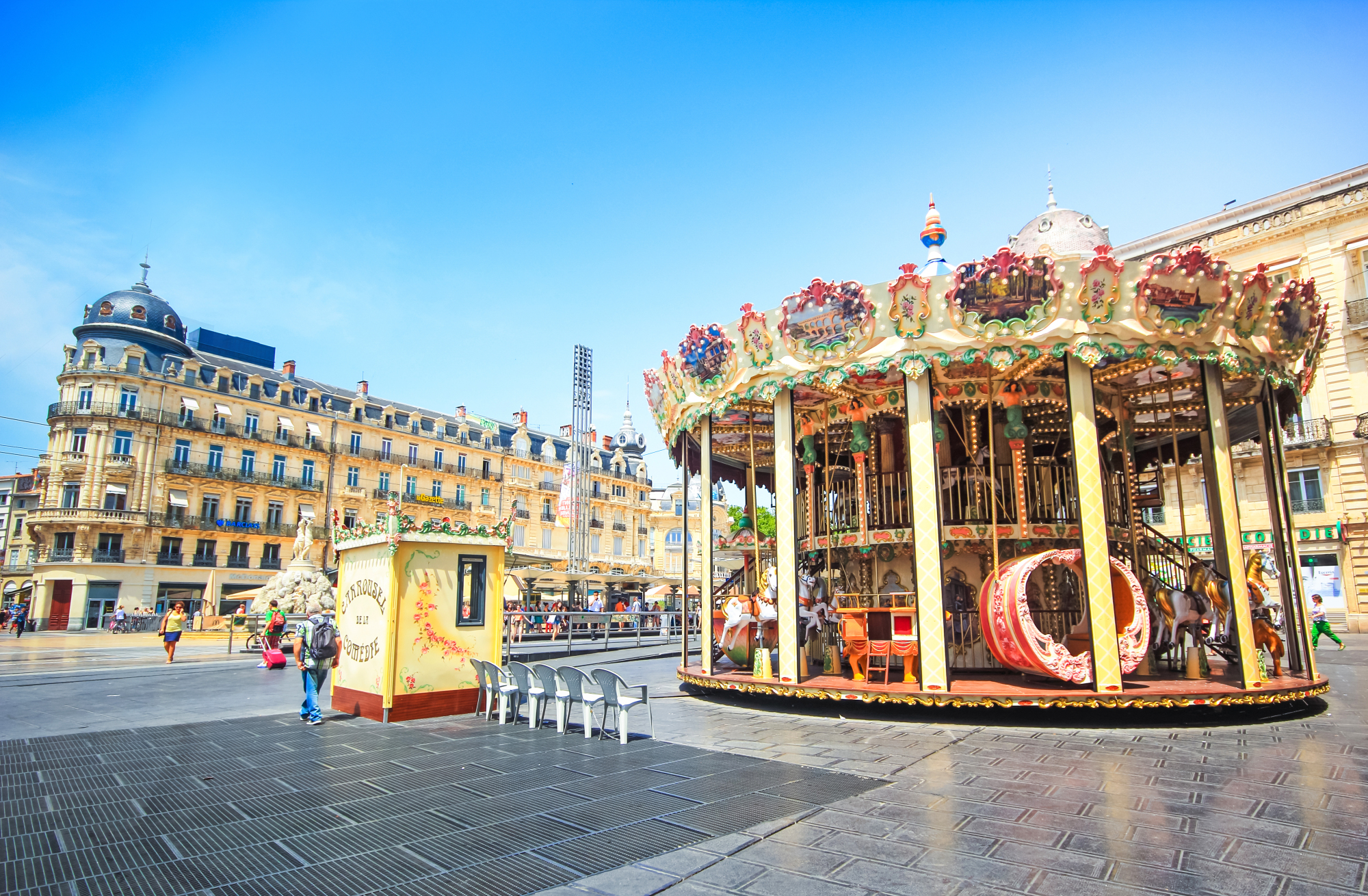 Carrousel sur une place de Montpellier