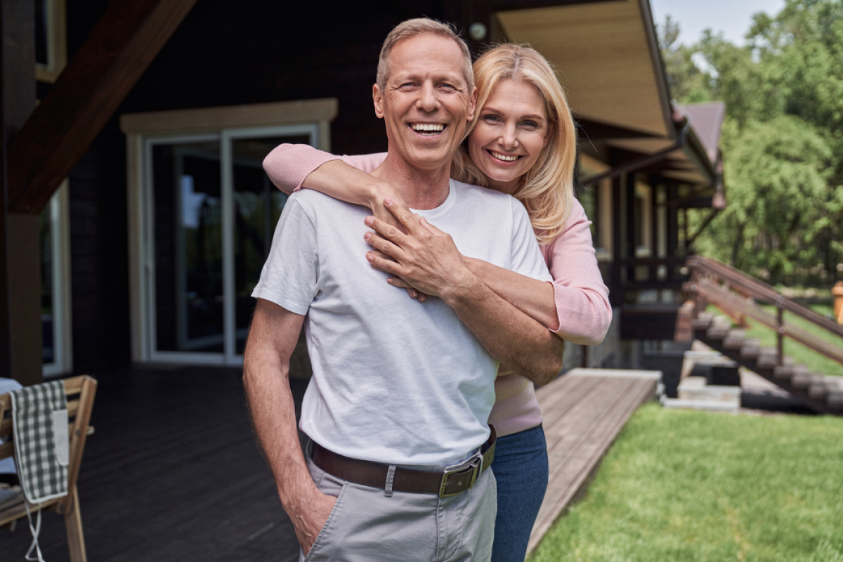 Profitez d’un complément de retraite avec la loi Pinel ! investissement loi Pinel Montpellier – Un couple heureux de cinquantenaire