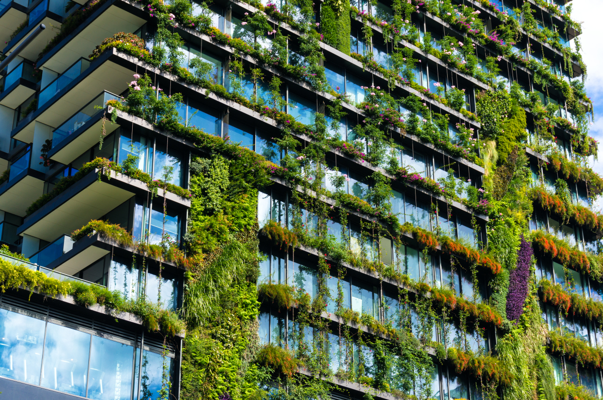 urbanome environnement urbain – un immeuble avec une façade végétalisée