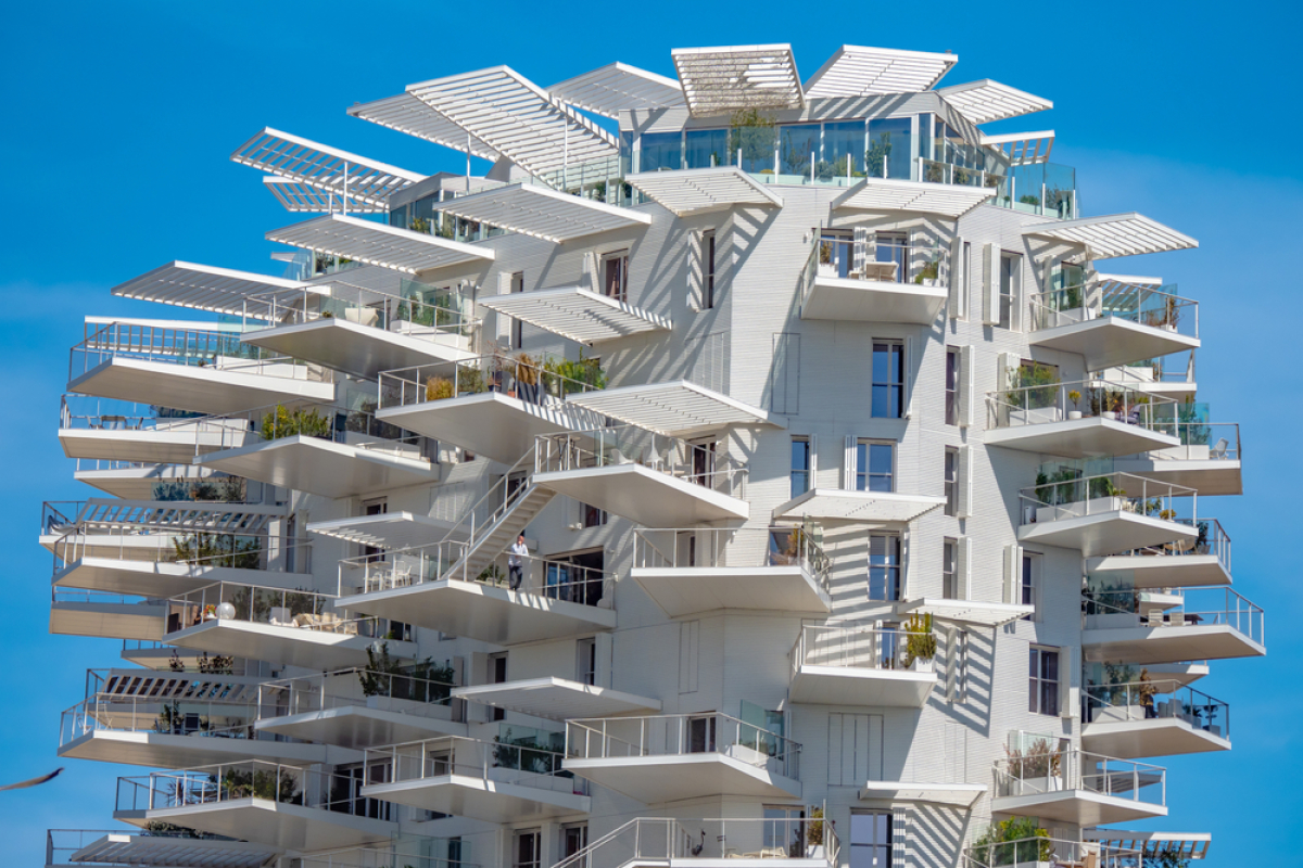 L'Arbre Blanc fait partie des réalisations les plus emblématiques de Montpellier ces dernières années industries culturelles et créatives montpellier – l’arbre blanc folie architecturale montpellier