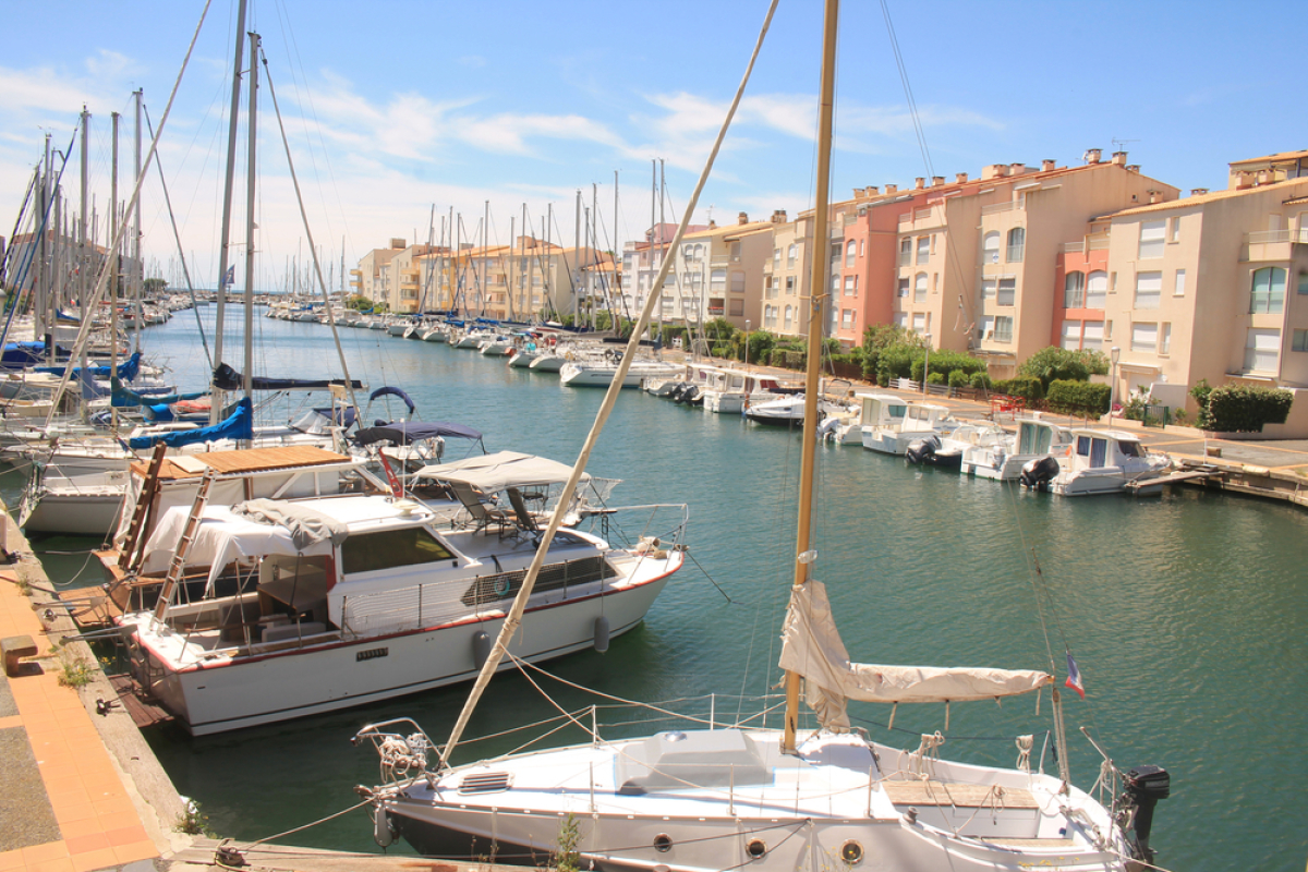 Le port de plaisance du Cap d’Agde est très fréquenté en été vivre à Agde – port de plaisance et résidence