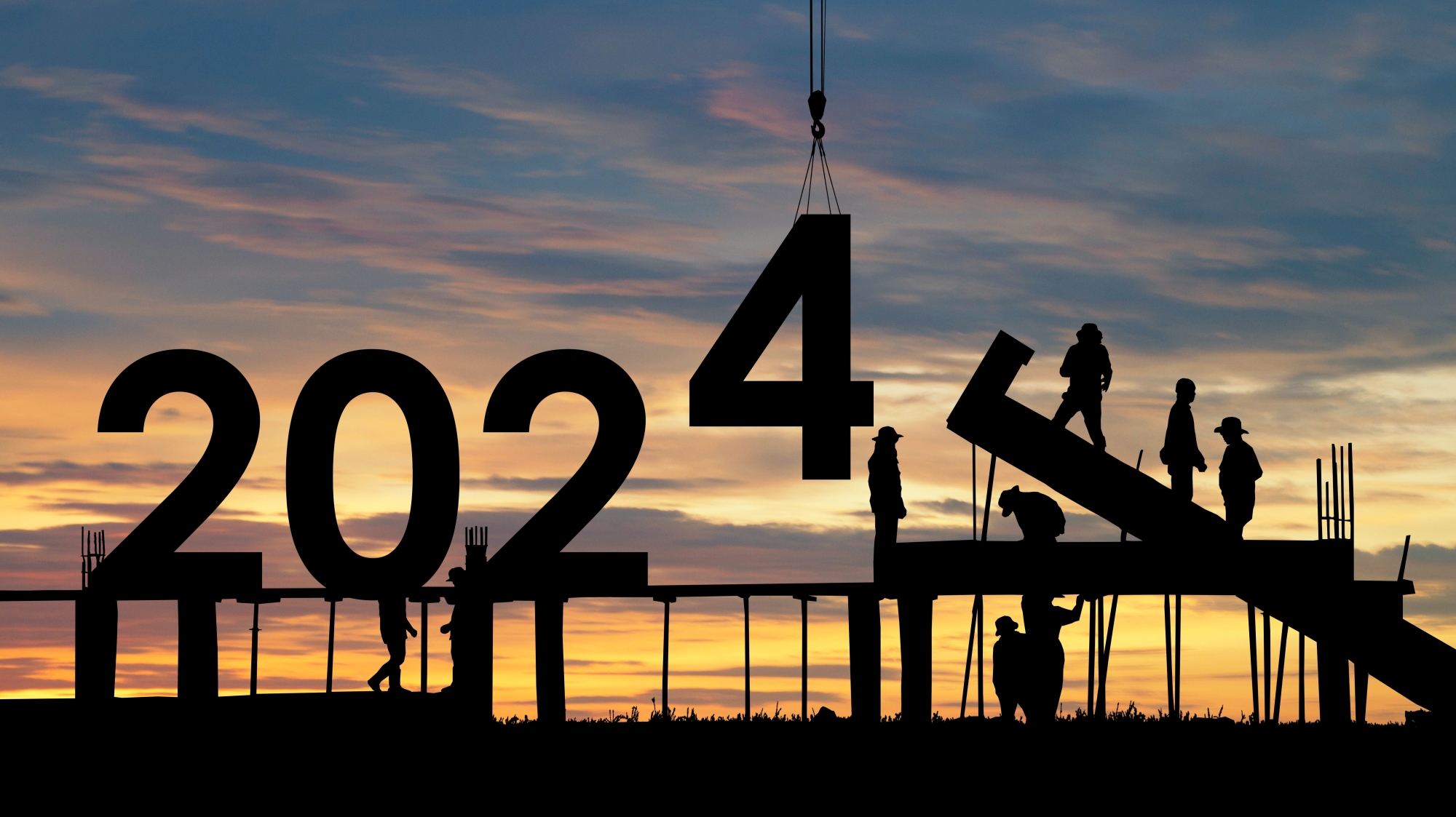 chantier au coucher de soleil avec le nombre 2024