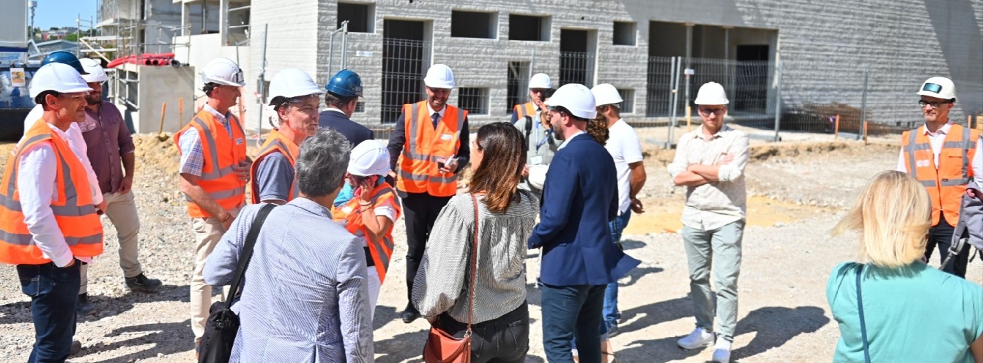Le maire de montpellier sur le chantier de carré renaissance zac restanque
