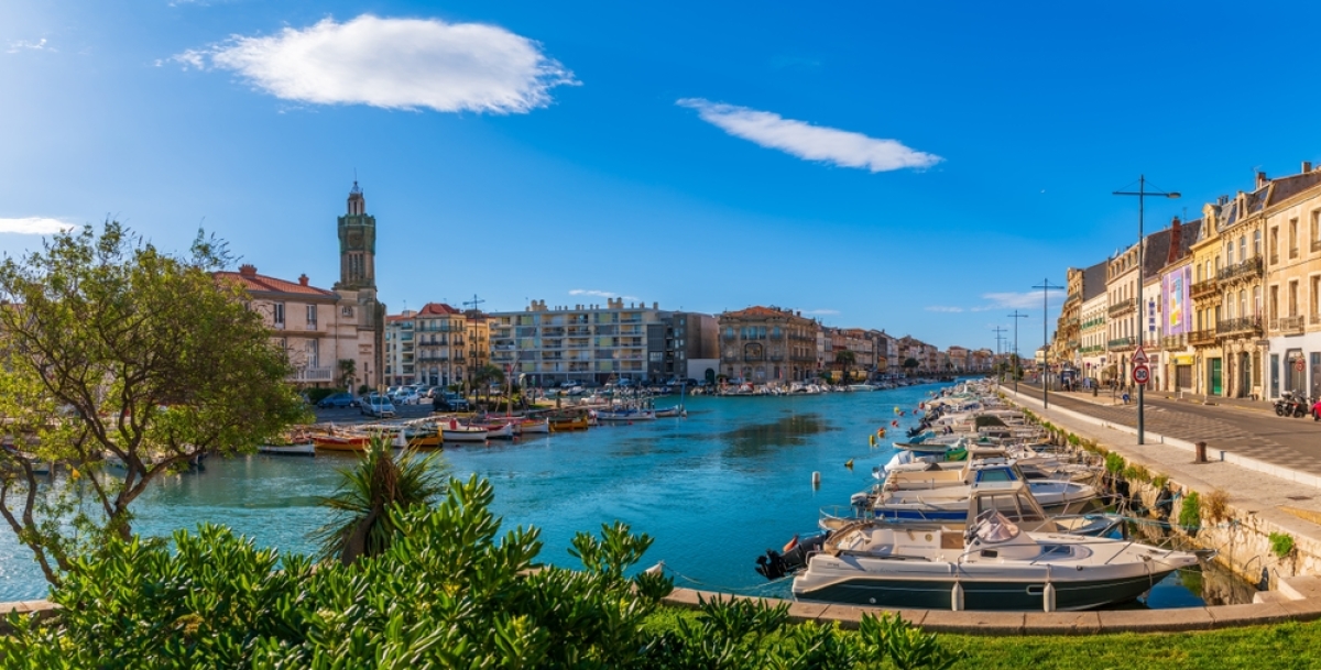 Investir à Sète Vue panoramique sur la Peyrade et le canal royal de la ville de Sète
