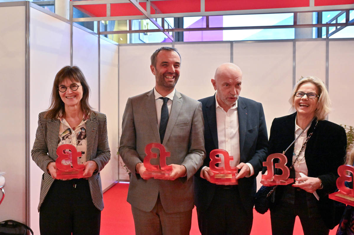 montpellier ville étudiante – le maire et son équipe à la remise du prix de la ville étudiante
