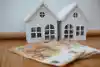 deux logements et des billets de 50€